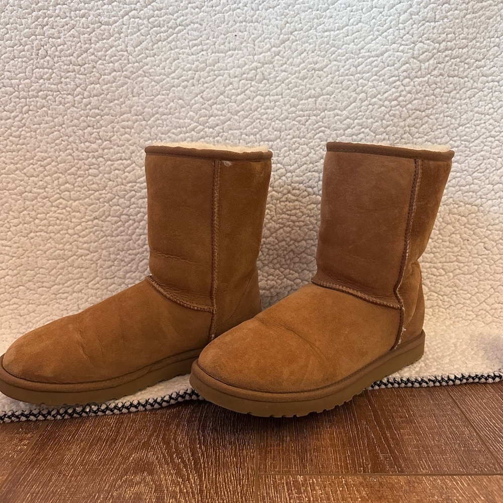 Classic II Genuine Shearling Lined Short Boot (Women)